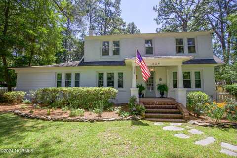 320 E Morganton Road, Southern Pines, NC 28387