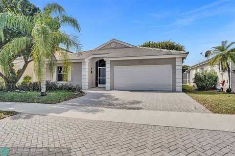 5223 NW 54th Ave, Coconut Creek, FL 33073