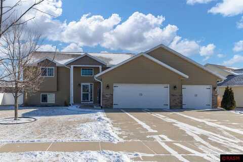 109 Harbor Hill Drive, Mankato, MN 56001