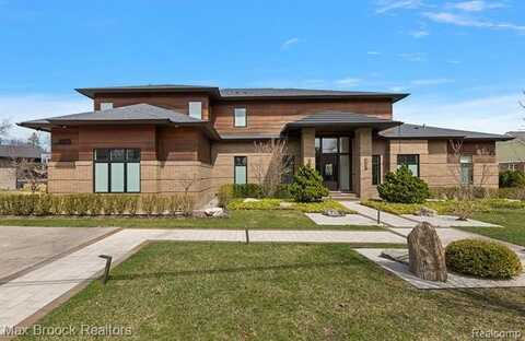 6925 Meadowlake Road, Bloomfield Hills, MI 48301