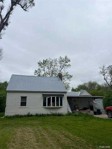 3620 MACKIN Road, Flint, MI 48504