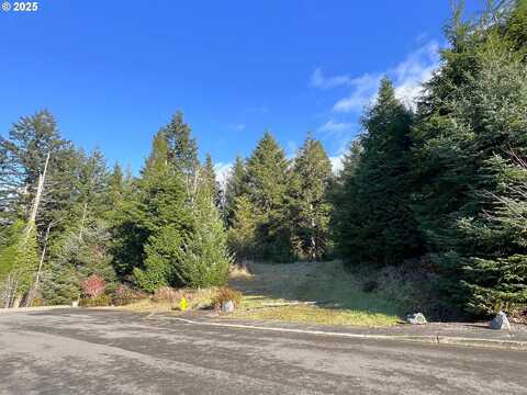 2289 Forest Hills Dr., Coos Bay, OR 97420