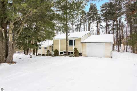 1115 S Carriage Hill Drive, Traverse City, MI 49686