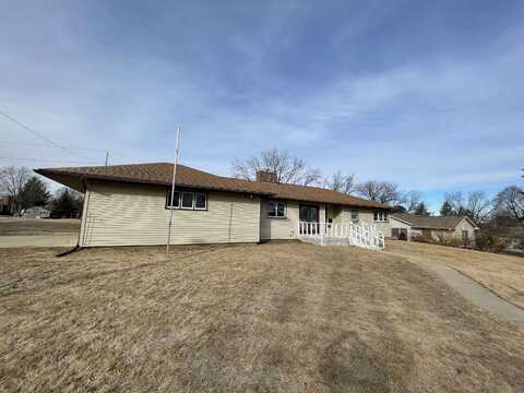 20 Hillside Drive West Drive, Oelwein, IA 50662