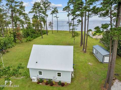 2359 Temples Point Road, Havelock, NC 28532