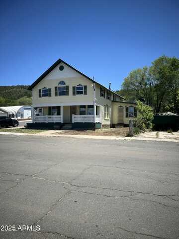 142 E GRANT Avenue, Williams, AZ 86046