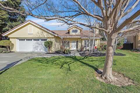 825 Roma St, Livermore, CA 94551