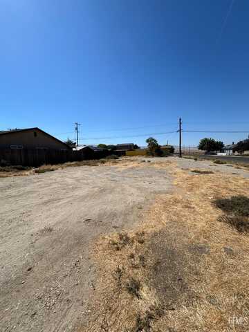 417 Pierce Street, Taft, CA 93268