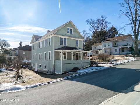 34 Pleasant St, Great Barrington, MA 01230