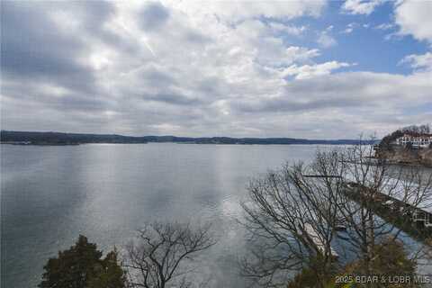 320 Regatta Bay Circle, Lake Ozark, MO 65049