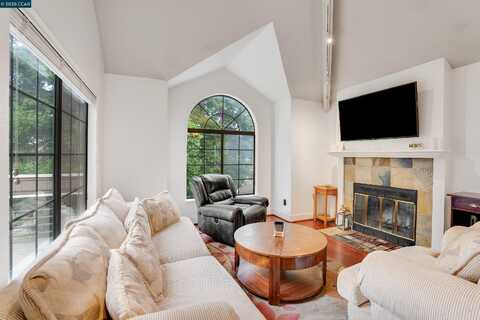 312 S Overlook Dr, San Ramon, CA 94582