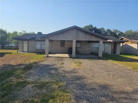 1300 Johnson Street, Woodsboro, TX 78393