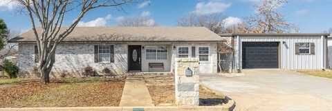 109 Green Meadows Blvd, Fredericksburg, TX 78624