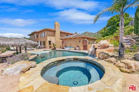 435 Woodbluff Rd, Calabasas, CA 91302