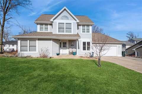 1612 Hidden Hollow Lane NW, Cedar Rapids, IA 52405