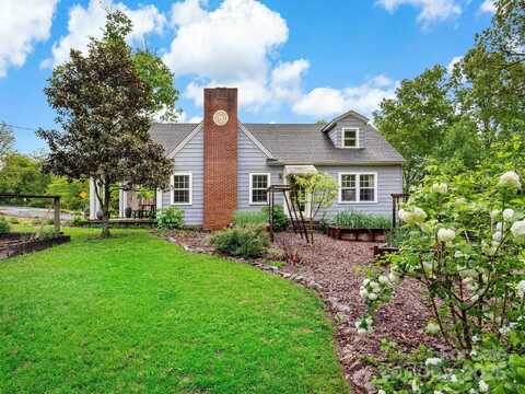 318 Stonewall Avenue, Swannanoa, NC 28778