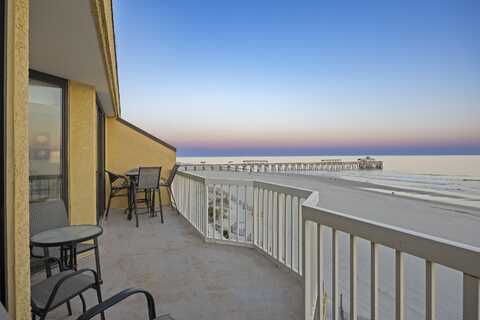 201 W Arctic Avenue, Folly Beach, SC 29439