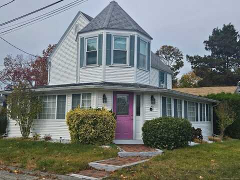 29 Prospect Avenue, East Lyme, CT 06357