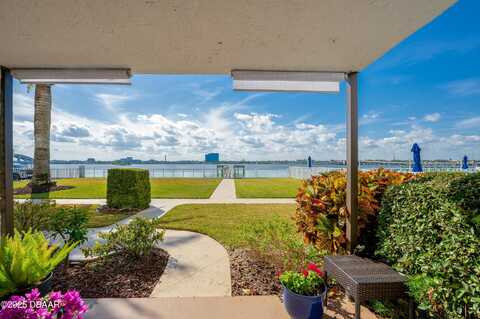 118 S Halifax Avenue, Daytona Beach, FL 32118