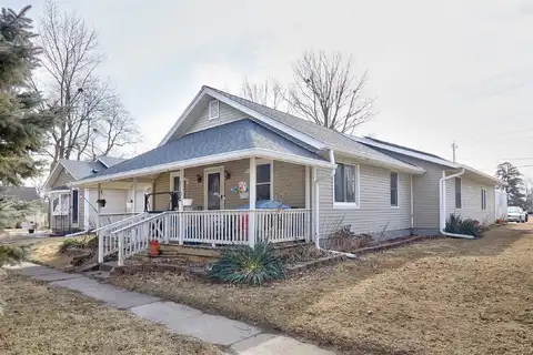 1102 Walnut Street, Dallas Center, IA 50063