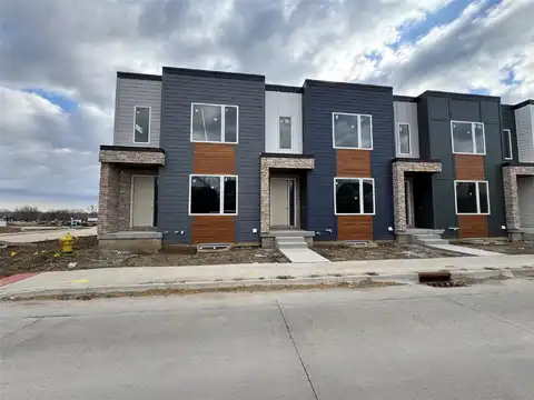 545 S Soapstone Way, West Des Moines, IA 50266