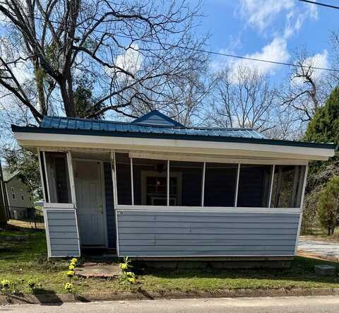 230 Dickerson Avenue, Eufaula, AL 36027