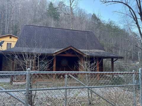 2142 Hwy 931 S, Whitesburg, KY 41858