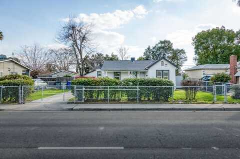 1012 Shields Avenue E, Fresno, CA 93704