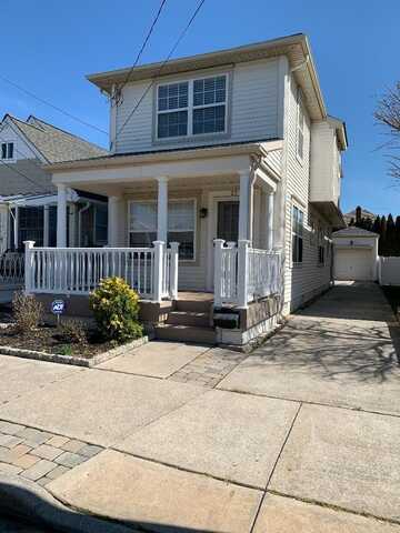 27 N Frontenac Ave, Margate City, NJ 08402