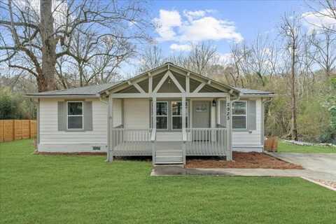 2923 Hall Drive SE, Smyrna, GA 30082