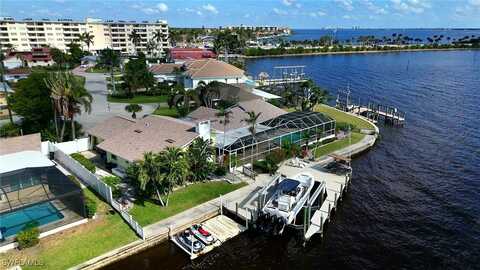 1746 Sandy Circle, Cape Coral, FL 33904
