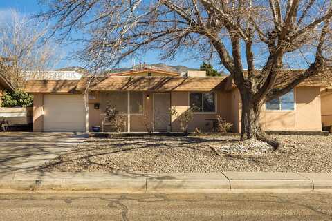 2920 MAXINE Street NE, Albuquerque, NM 87112