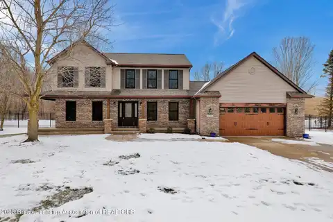 16916 Erins Way, Grand Ledge, MI 48837