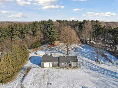 5353 E Clark Road, Bath, MI 48808