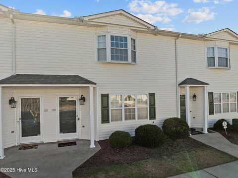 1216 Cross Creek Circle, Greenville, NC 27834