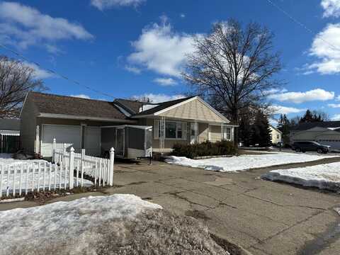 763 Maple Avenue, Holland, MI 49423