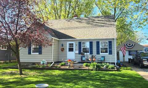 6 Poplar Street, Three Oaks, MI 49128