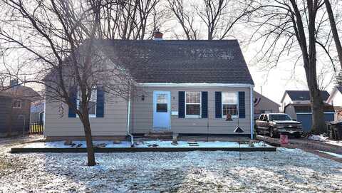 6 Poplar Street, Three Oaks, MI 49128