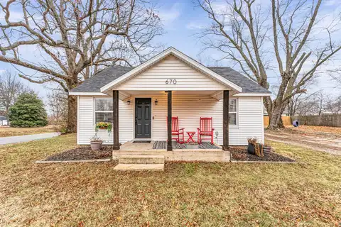 670 N Pine Street, Marshfield, MO 65706