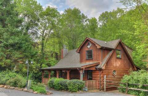 2040 Whispering Pines Way, Sevierville, TN 37876