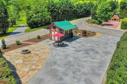 1901 Lizi Loop Way, Sevierville, TN 37862