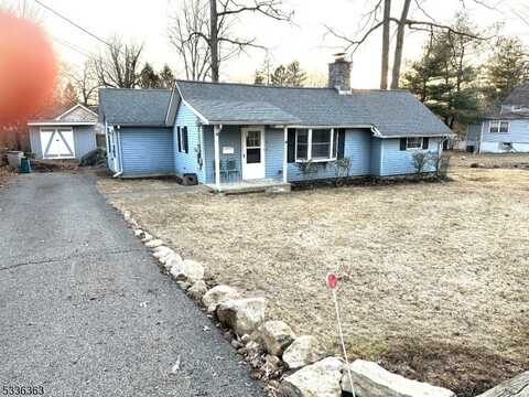 3 Oak Tree Ln, Sparta, NJ 07871