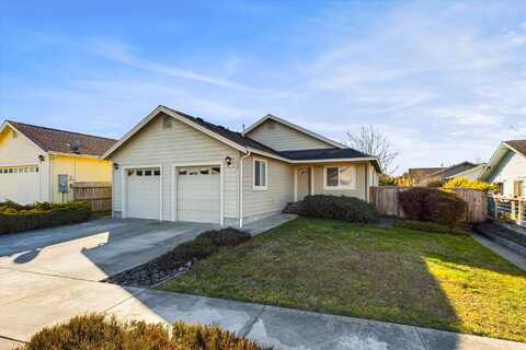 1730 Oakdale Drive, McKinleyville, CA 95519