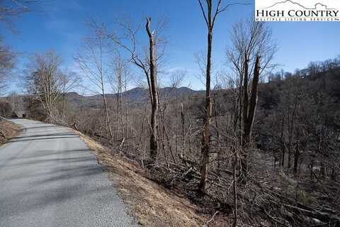 25 Highland Circle, Sugar Mountain, NC 28604