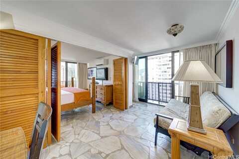 2425 Kuhio Avenue, Honolulu, HI 96815