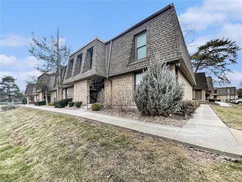 7411 W 102nd Court, Overland Park, KS 66212