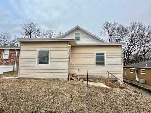 4317 NE Winn Road, Kansas City, MO 64117