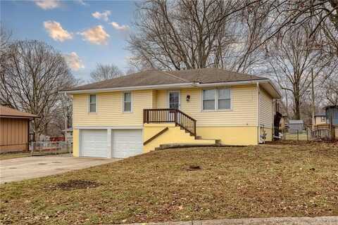 215 SW 19th Street, Oak Grove, MO 64075