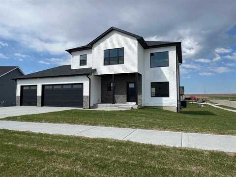 436 Dawson Dr, WestBranch, IA 52358