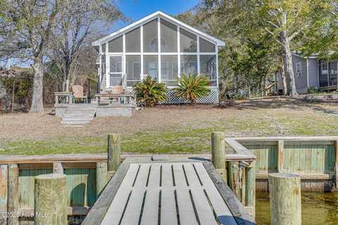 135 Minnesott Beach Road, Minnesott Beach, NC 28510